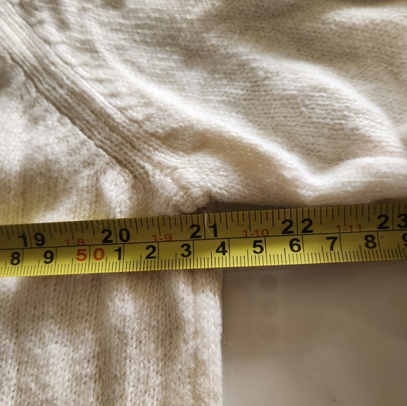 🏝🌺 H&M White Medium Holiday Christmas ❄️ Snowflake Pullover Sweater - Picture 9 of 11